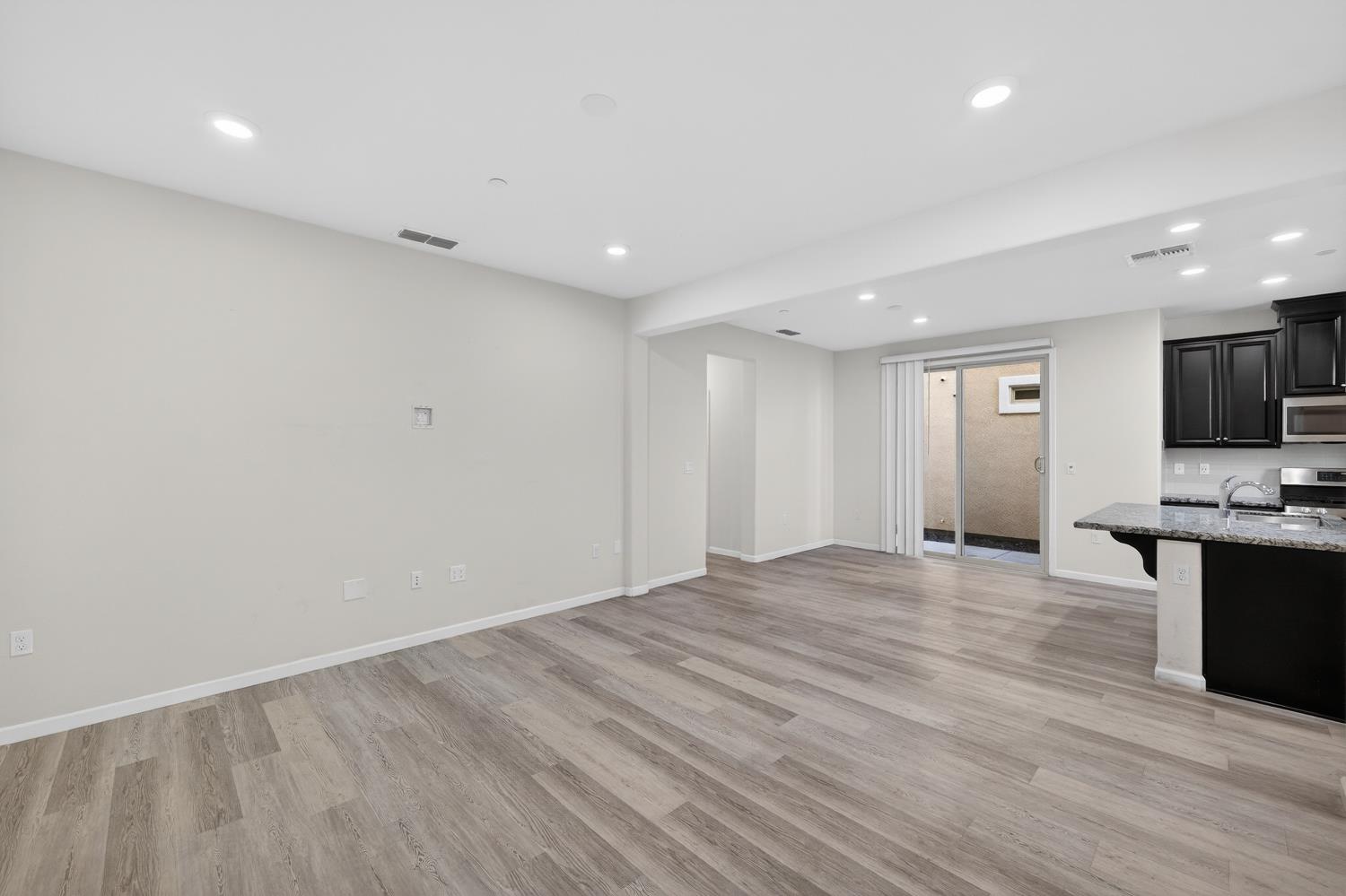 7450 Clear Lake Alley