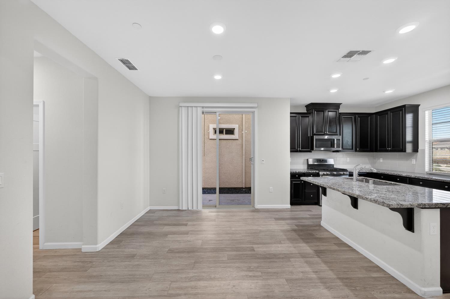 7450 Clear Lake Alley