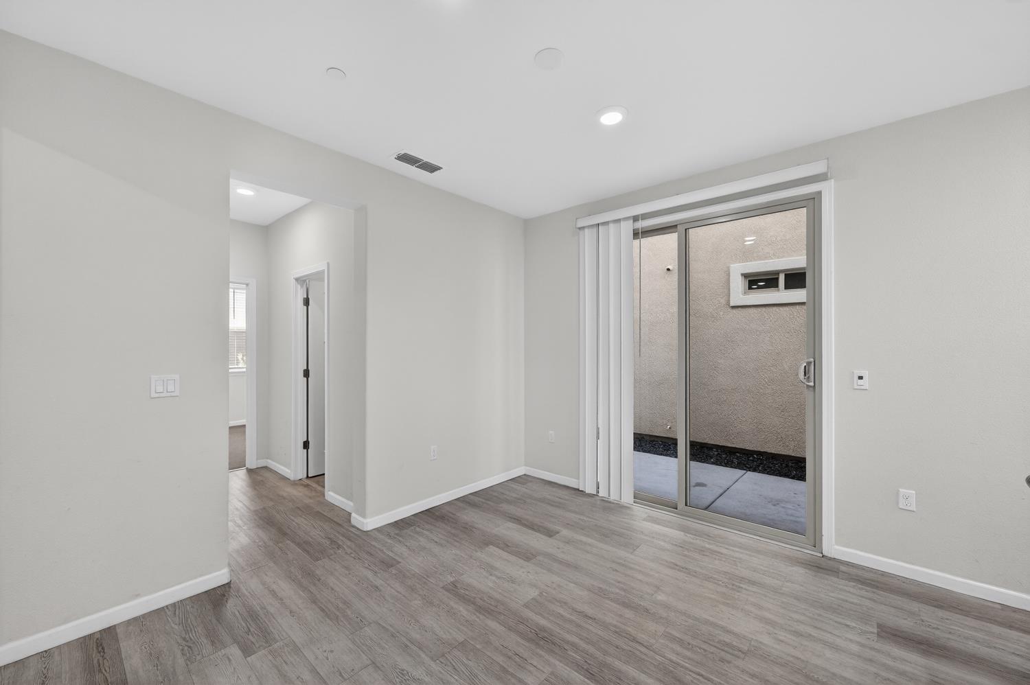 7450 Clear Lake Alley
