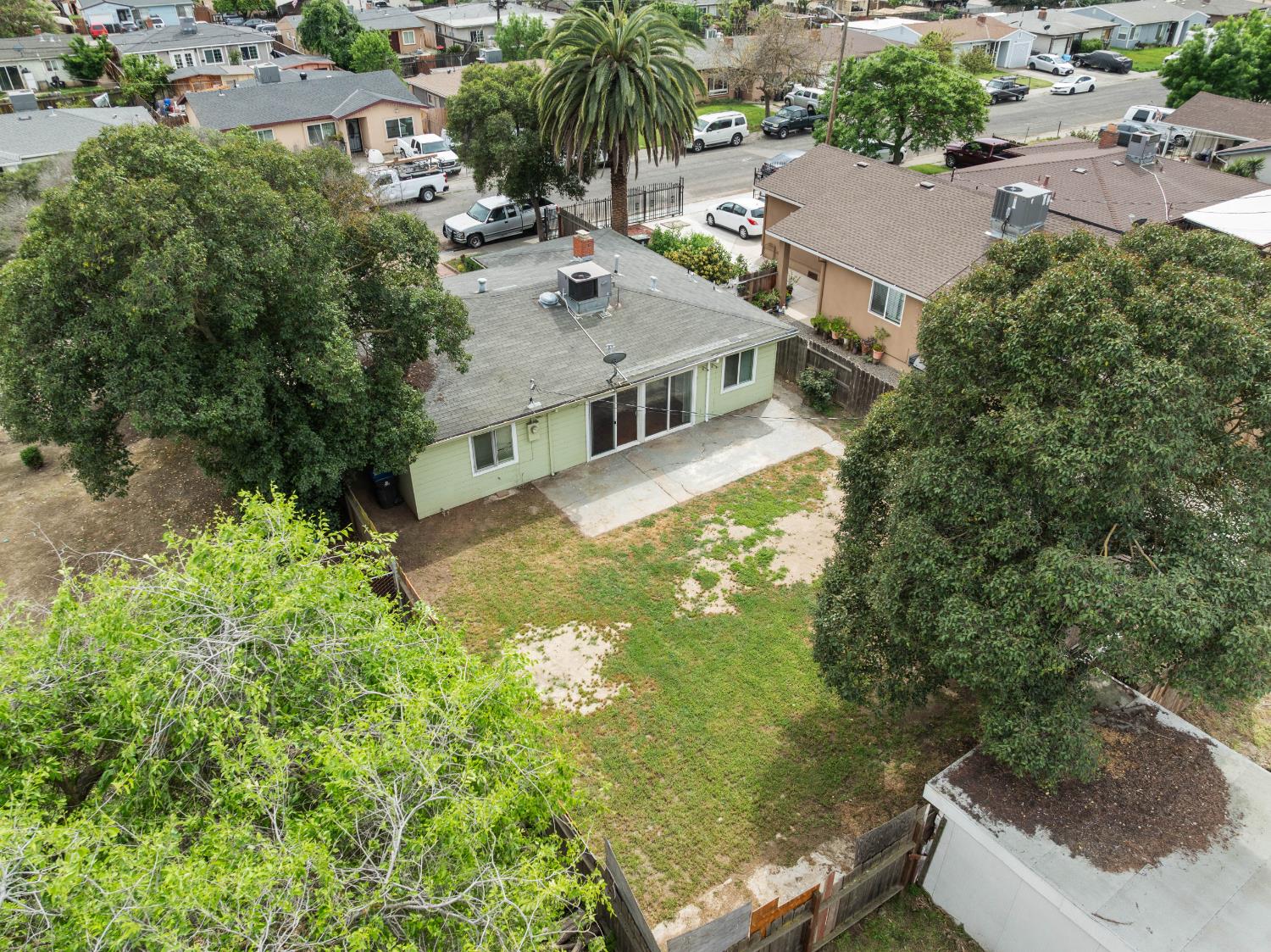1739 La Jolla Drive