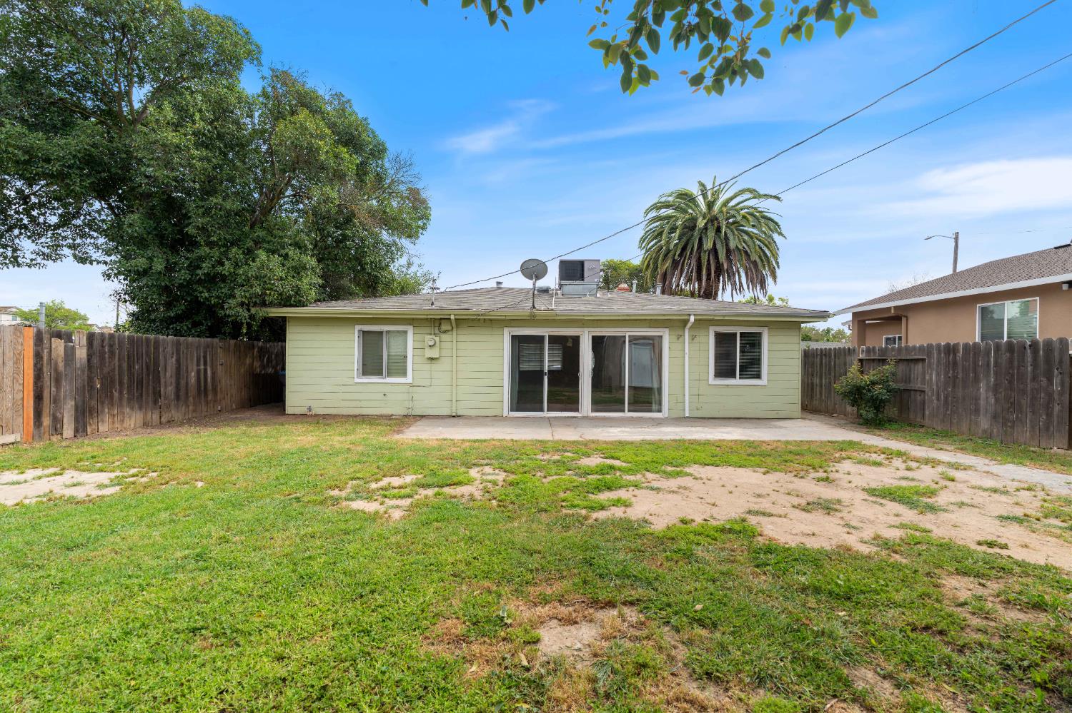1739 La Jolla Drive