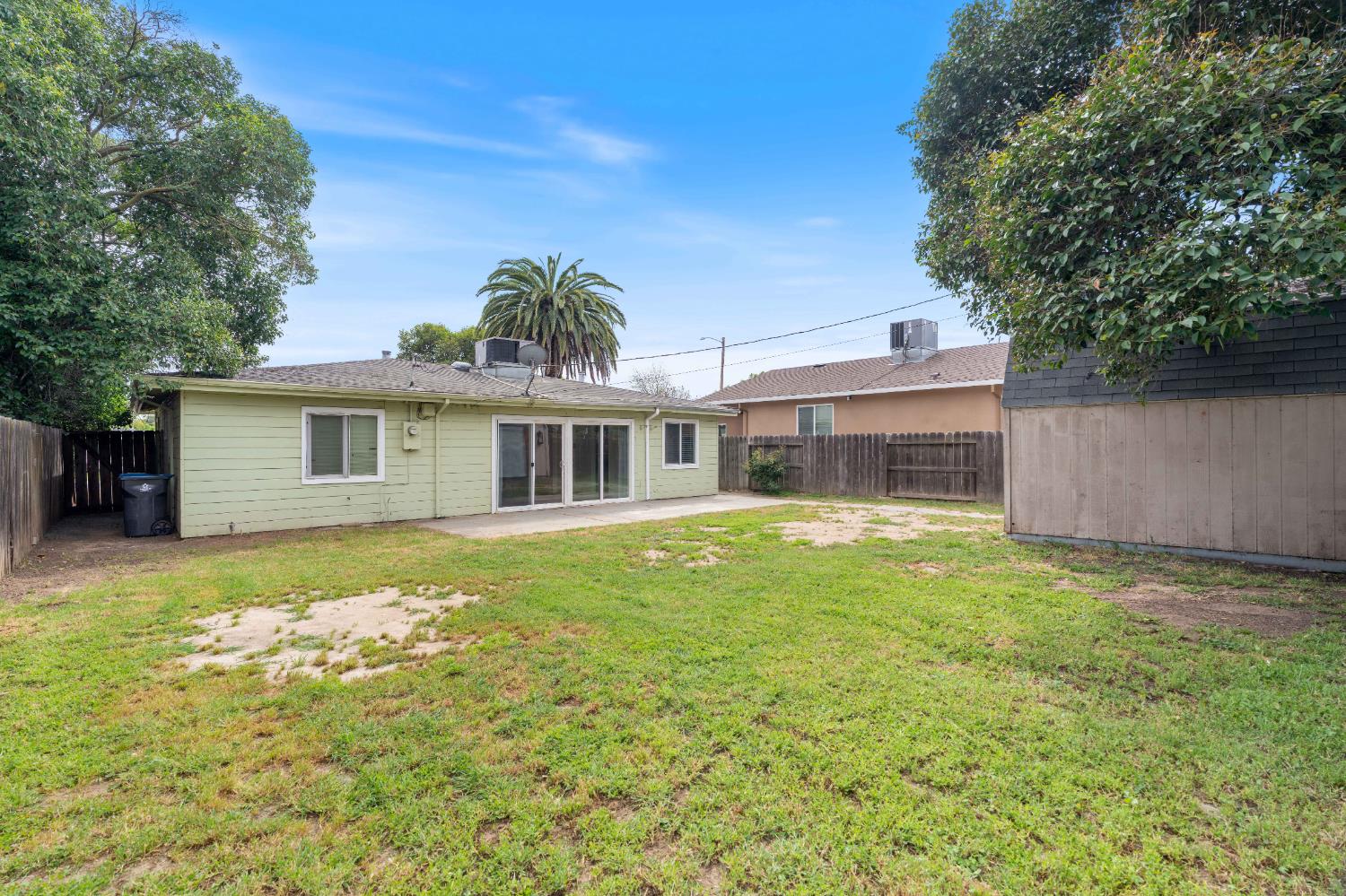 1739 La Jolla Drive