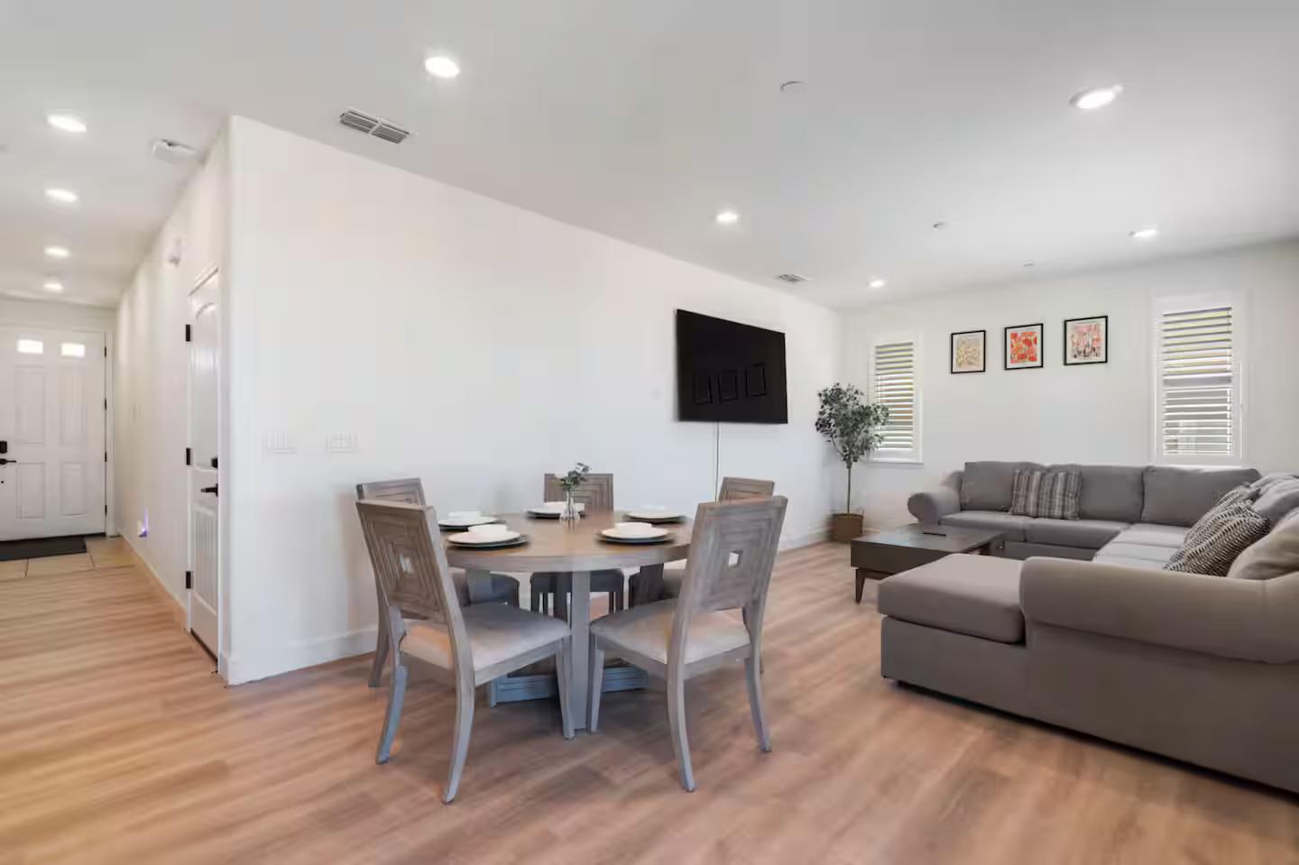 10433 Cello Way