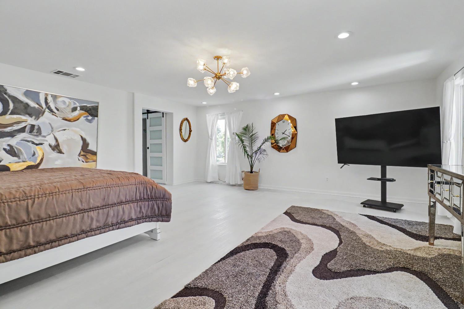 2708 Hinton Circle