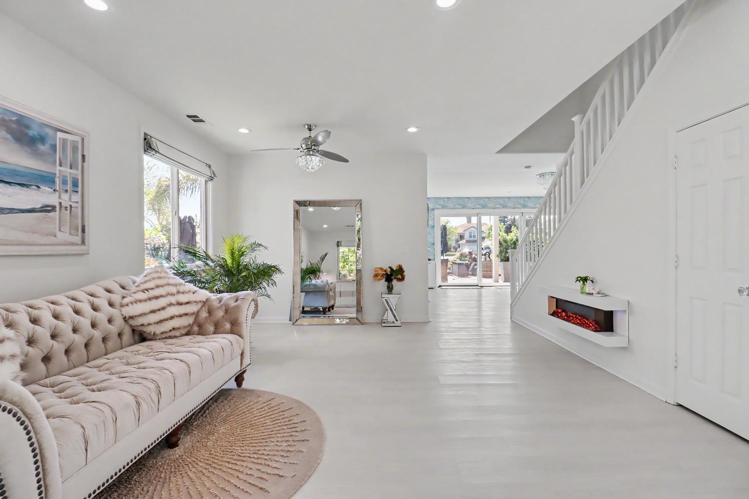 2708 Hinton Circle