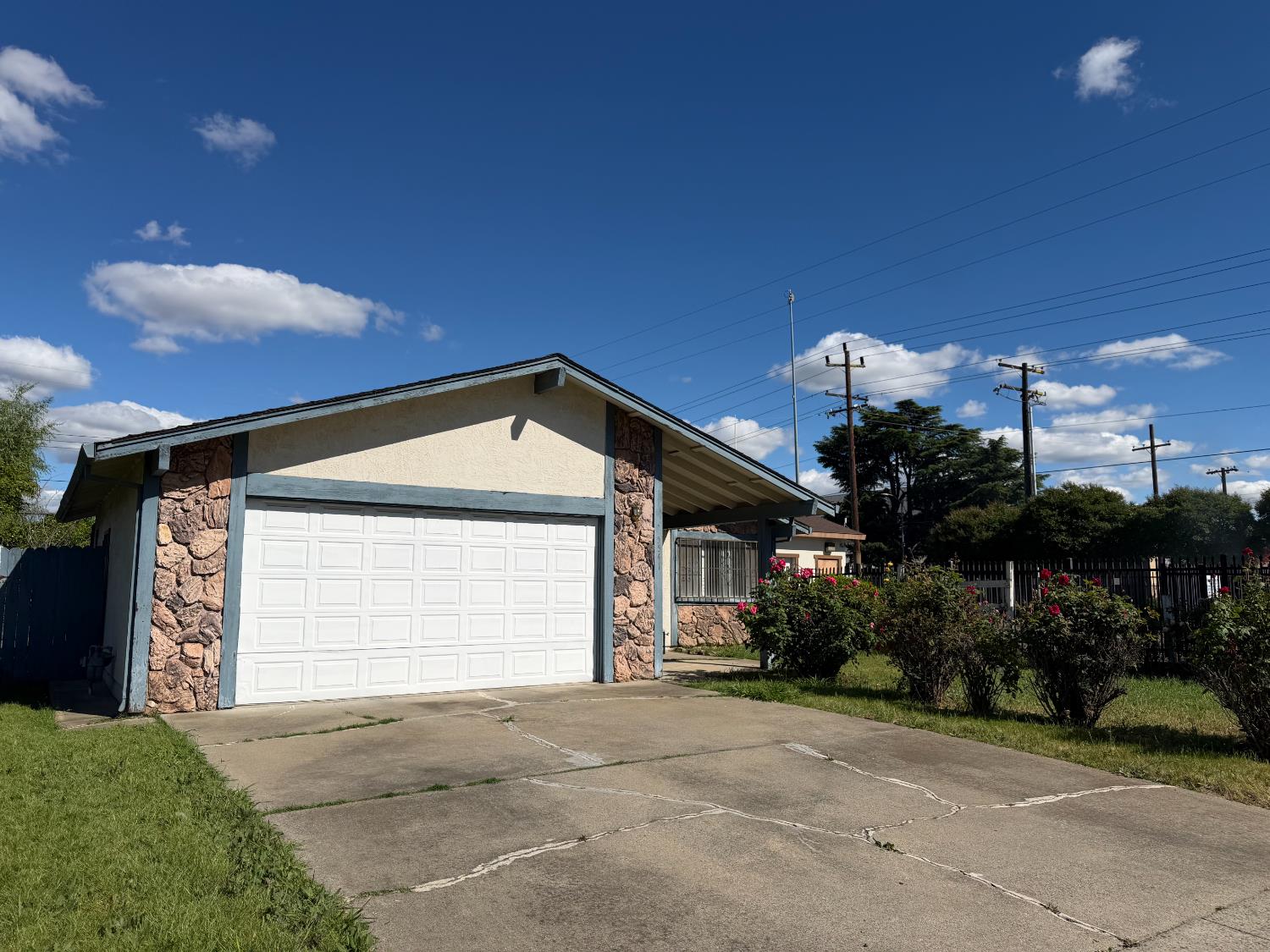 5541 Sampson Boulevard
