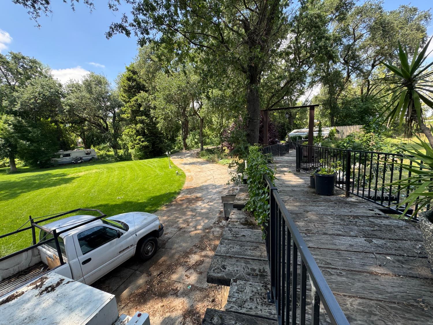 2111 Garden Highway