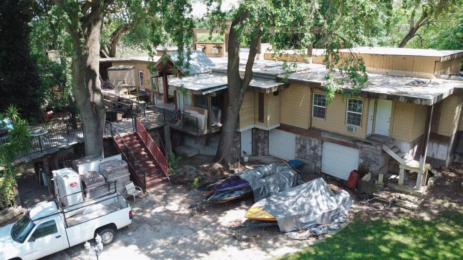 2111 Garden Highway