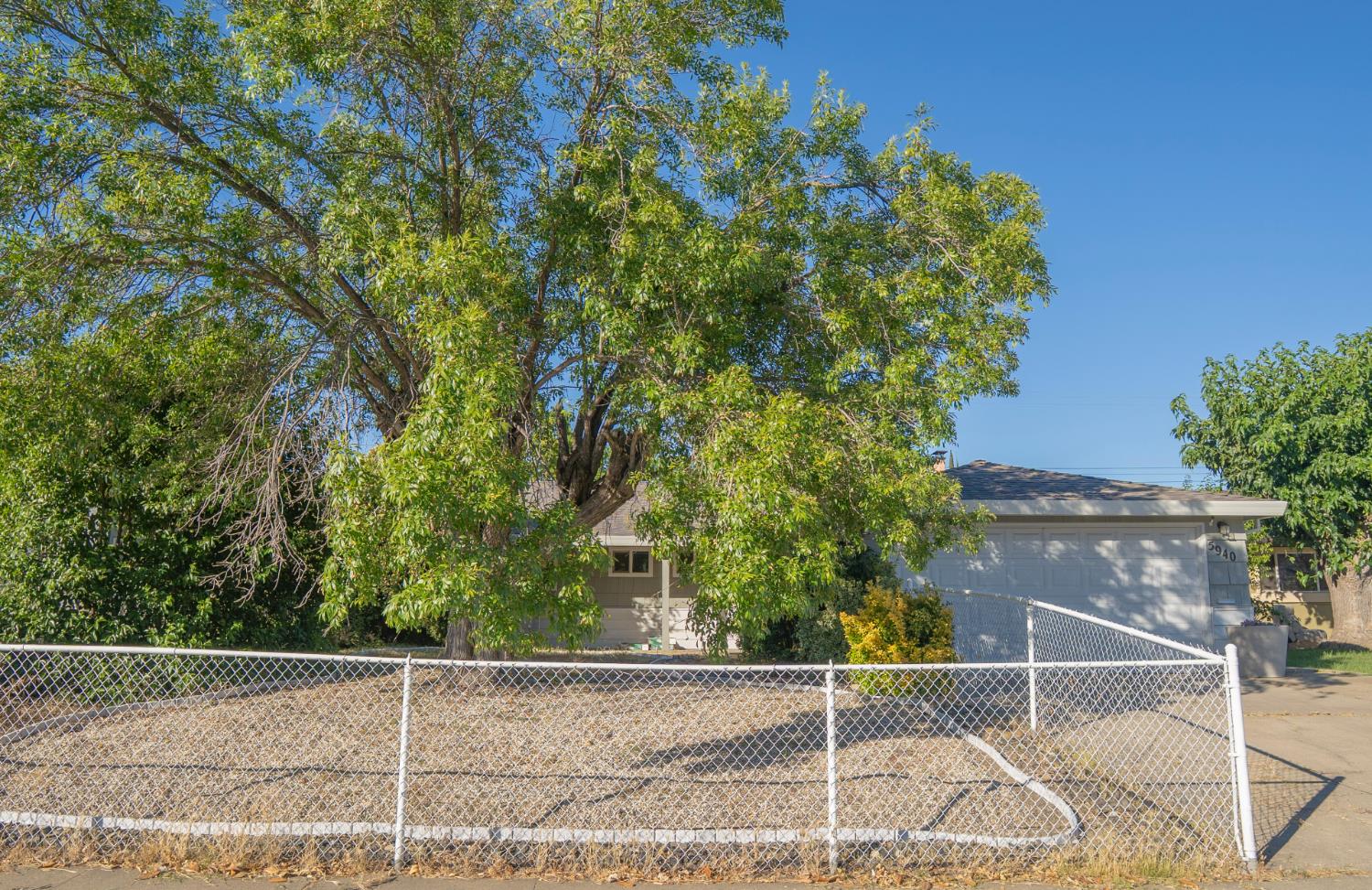 5940 Green Glen Way