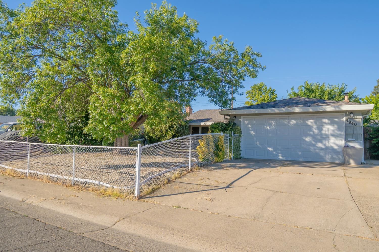 5940 Green Glen Way
