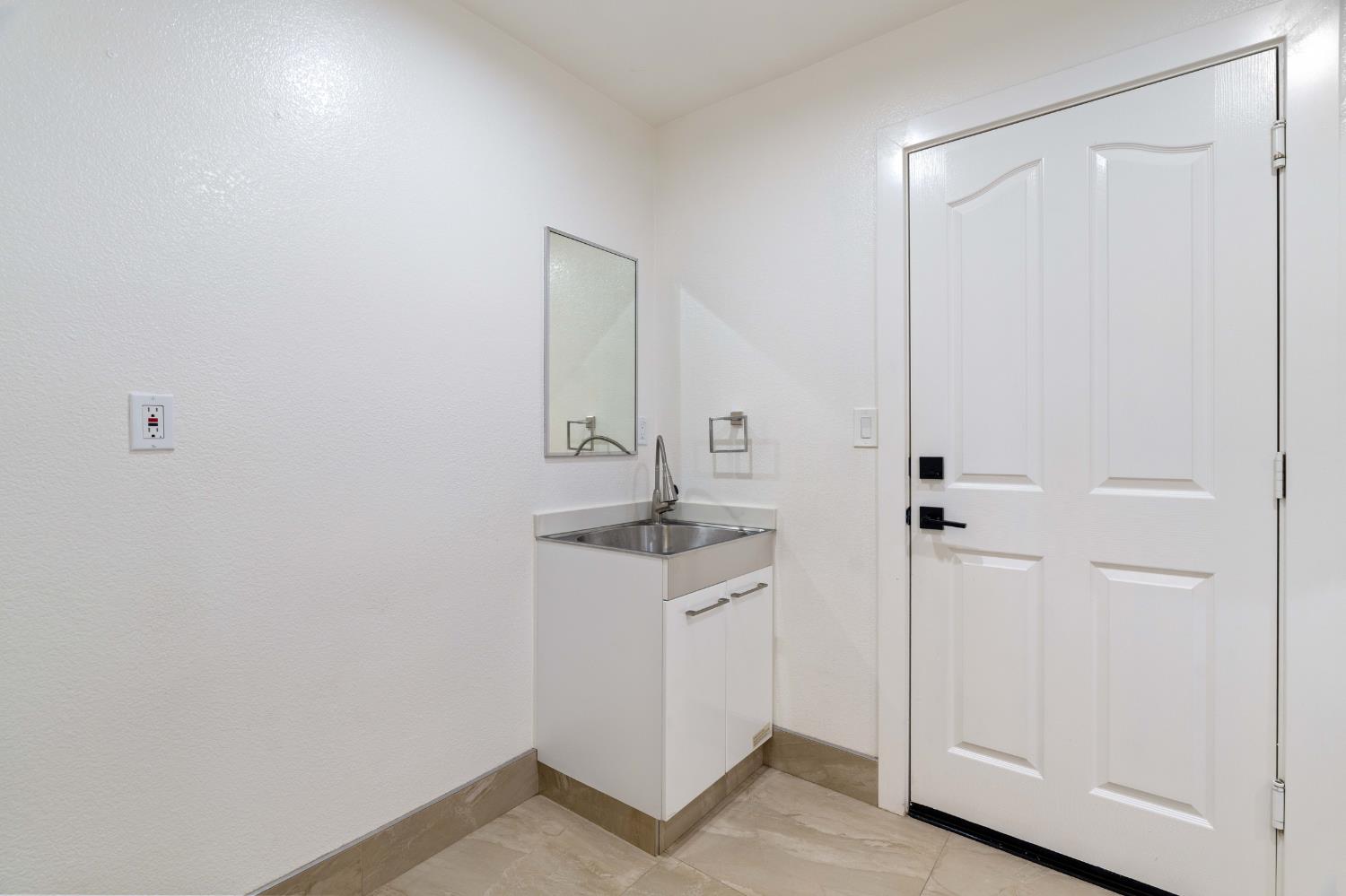 3240 Hopscotch Way
