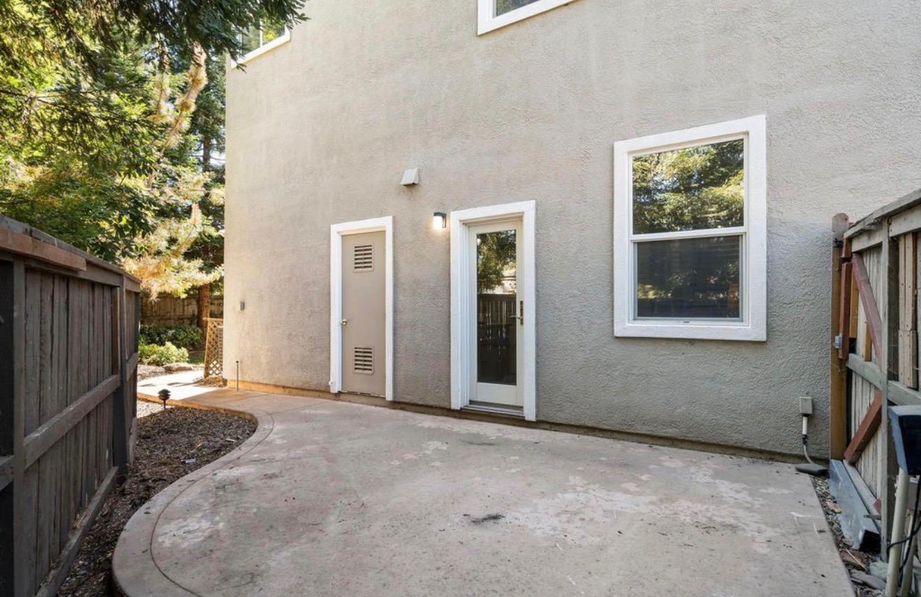 3240 Hopscotch Way