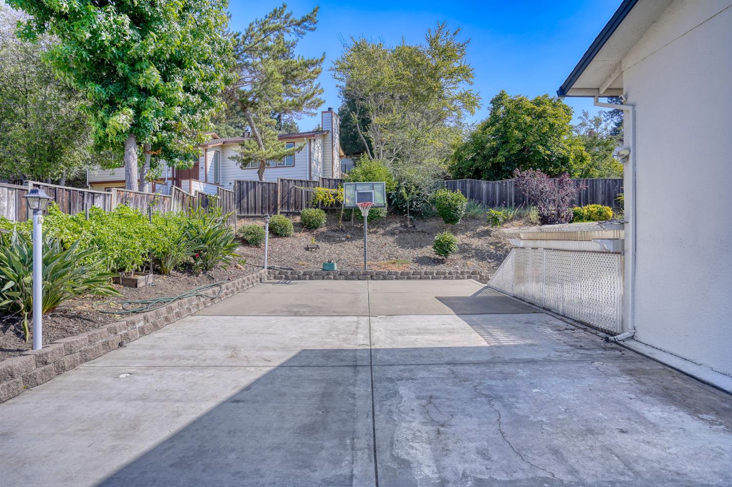 3390 Pinewood Court