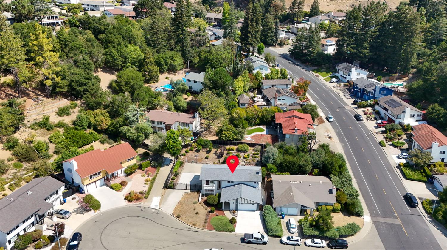 3390 Pinewood Court