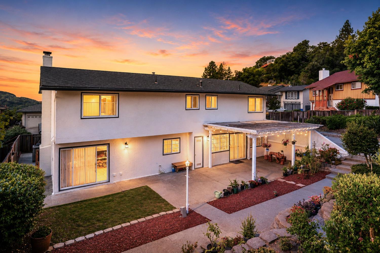 3390 Pinewood Court