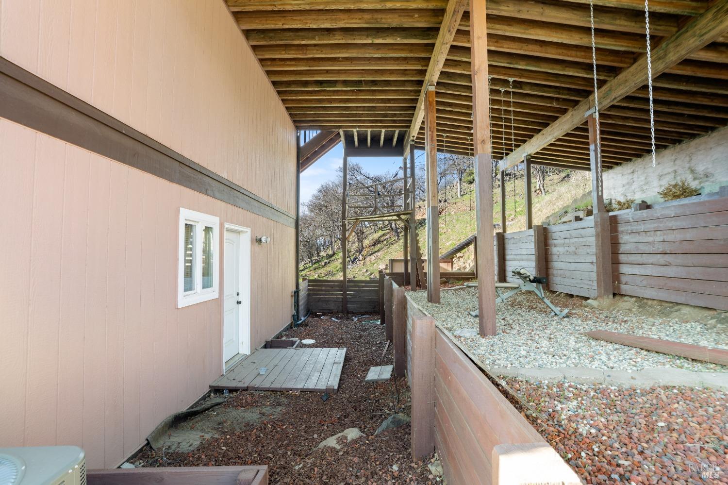18699 Lakeridge Circle