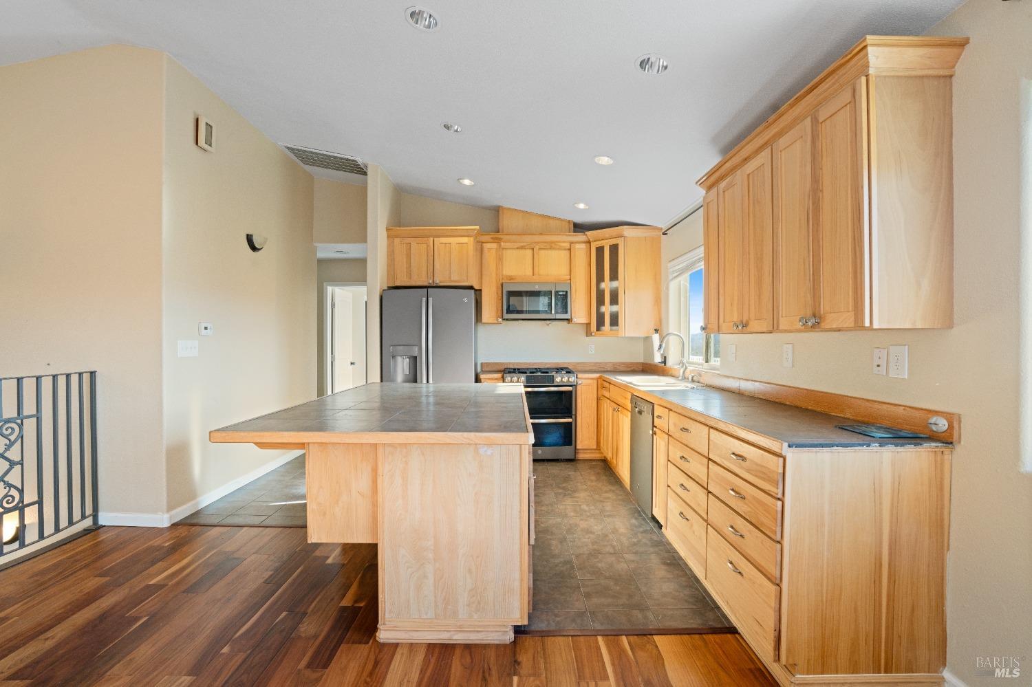 18699 Lakeridge Circle