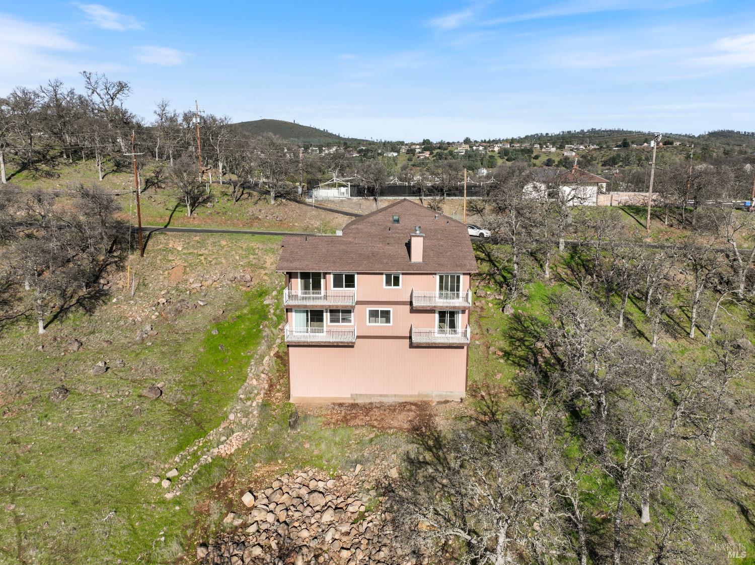 18699 Lakeridge Circle