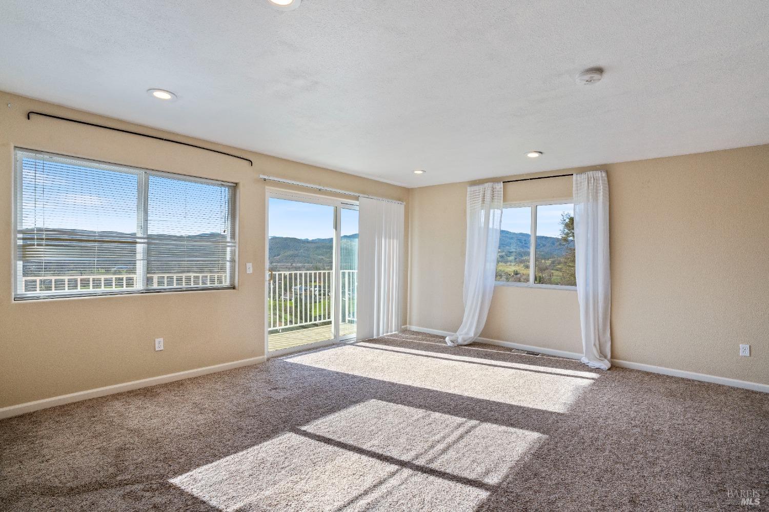 18699 Lakeridge Circle