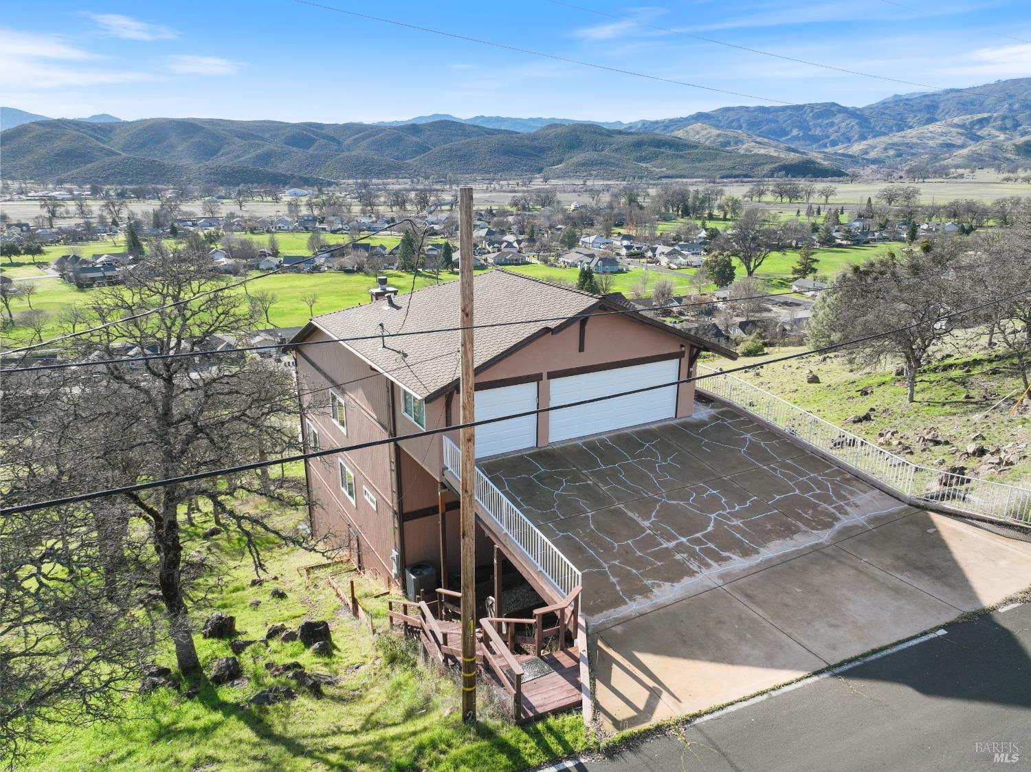 18699 Lakeridge Circle