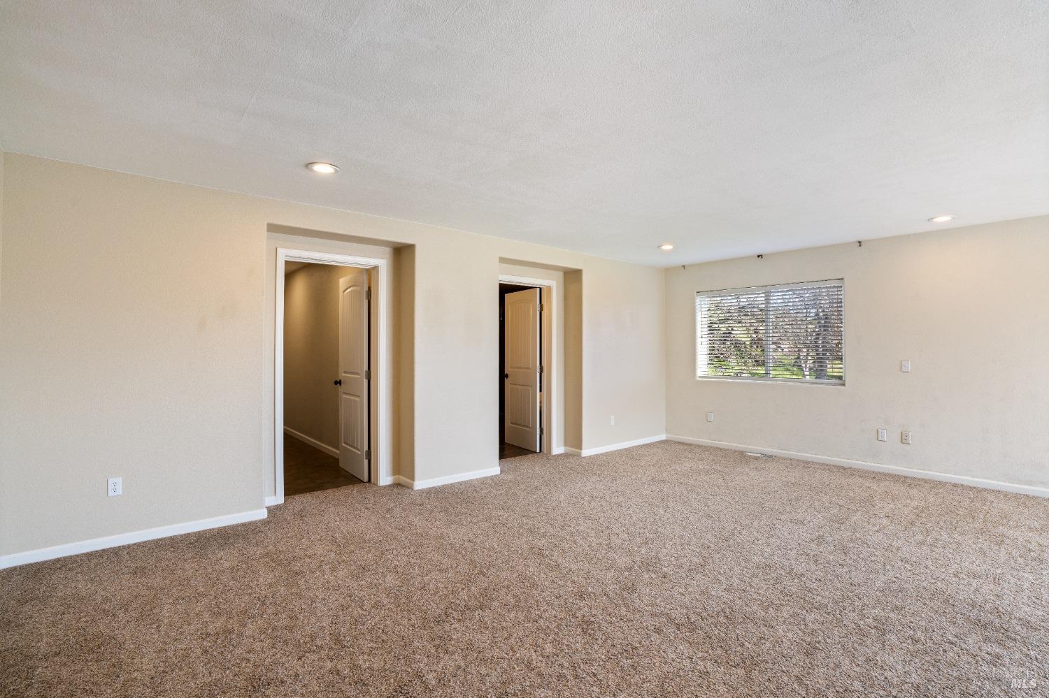 18699 Lakeridge Circle