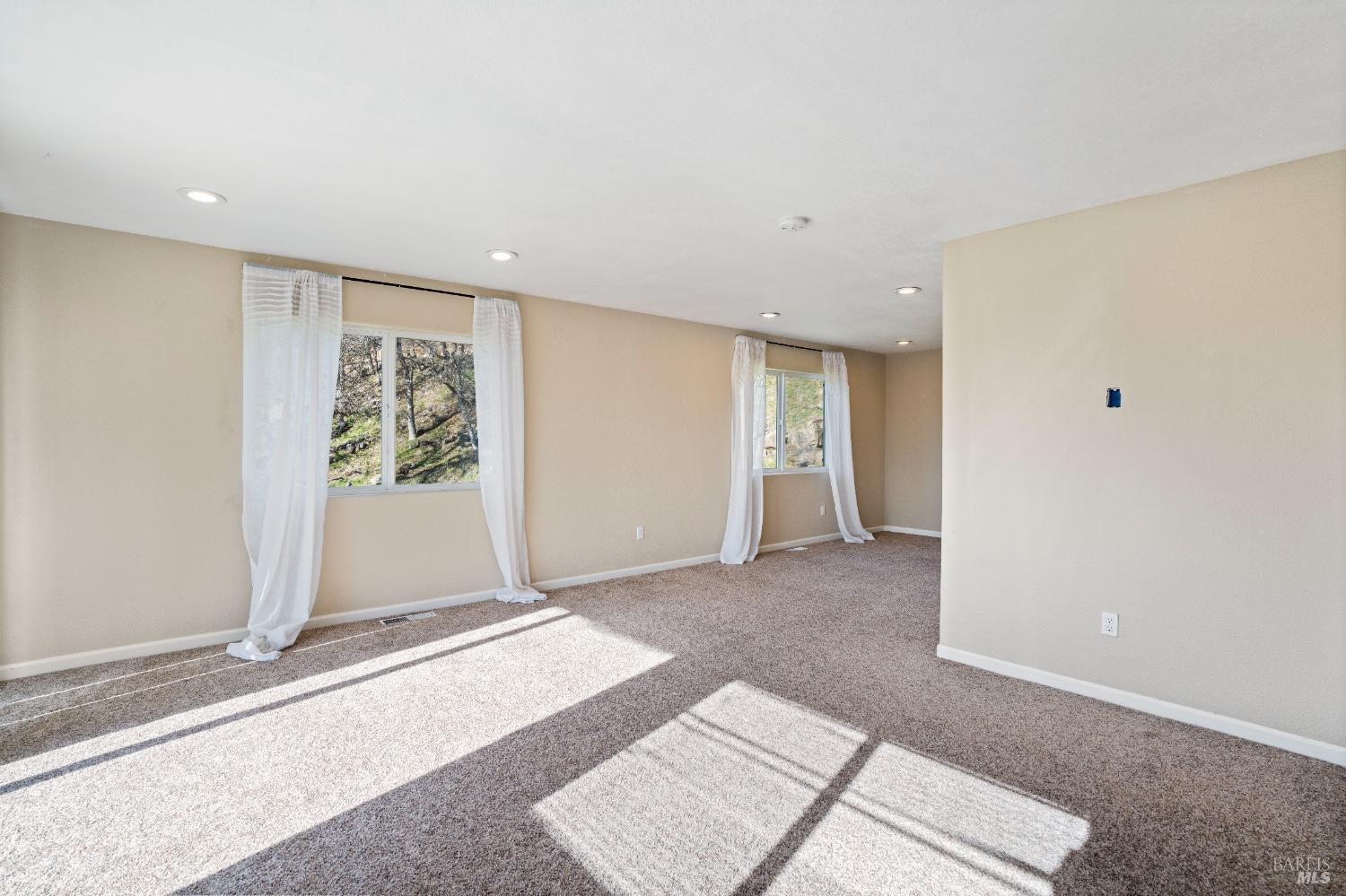 18699 Lakeridge Circle