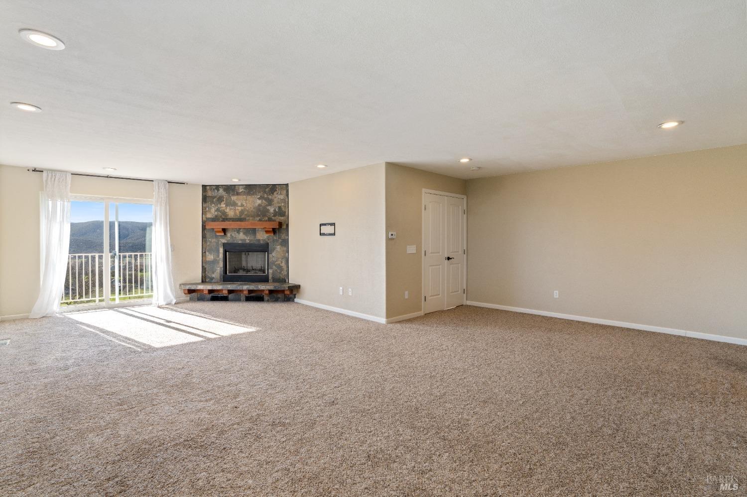 18699 Lakeridge Circle