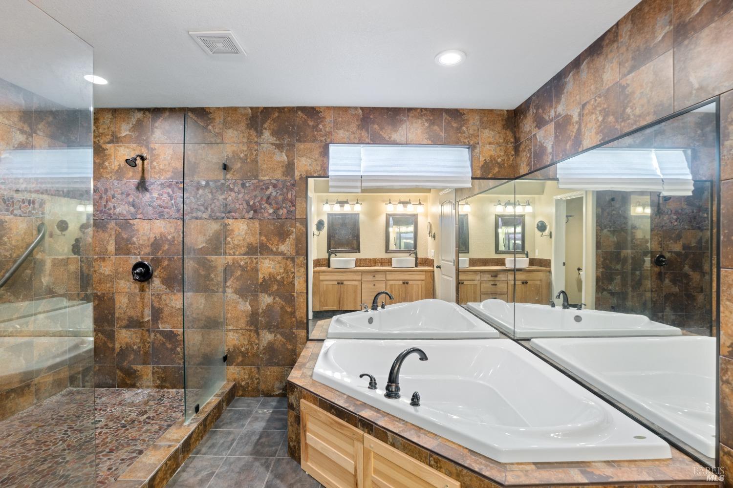 18699 Lakeridge Circle