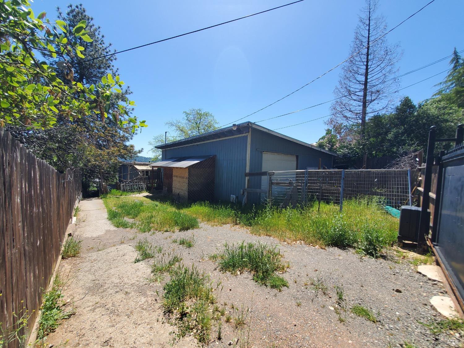 12830 Lakeview Drive