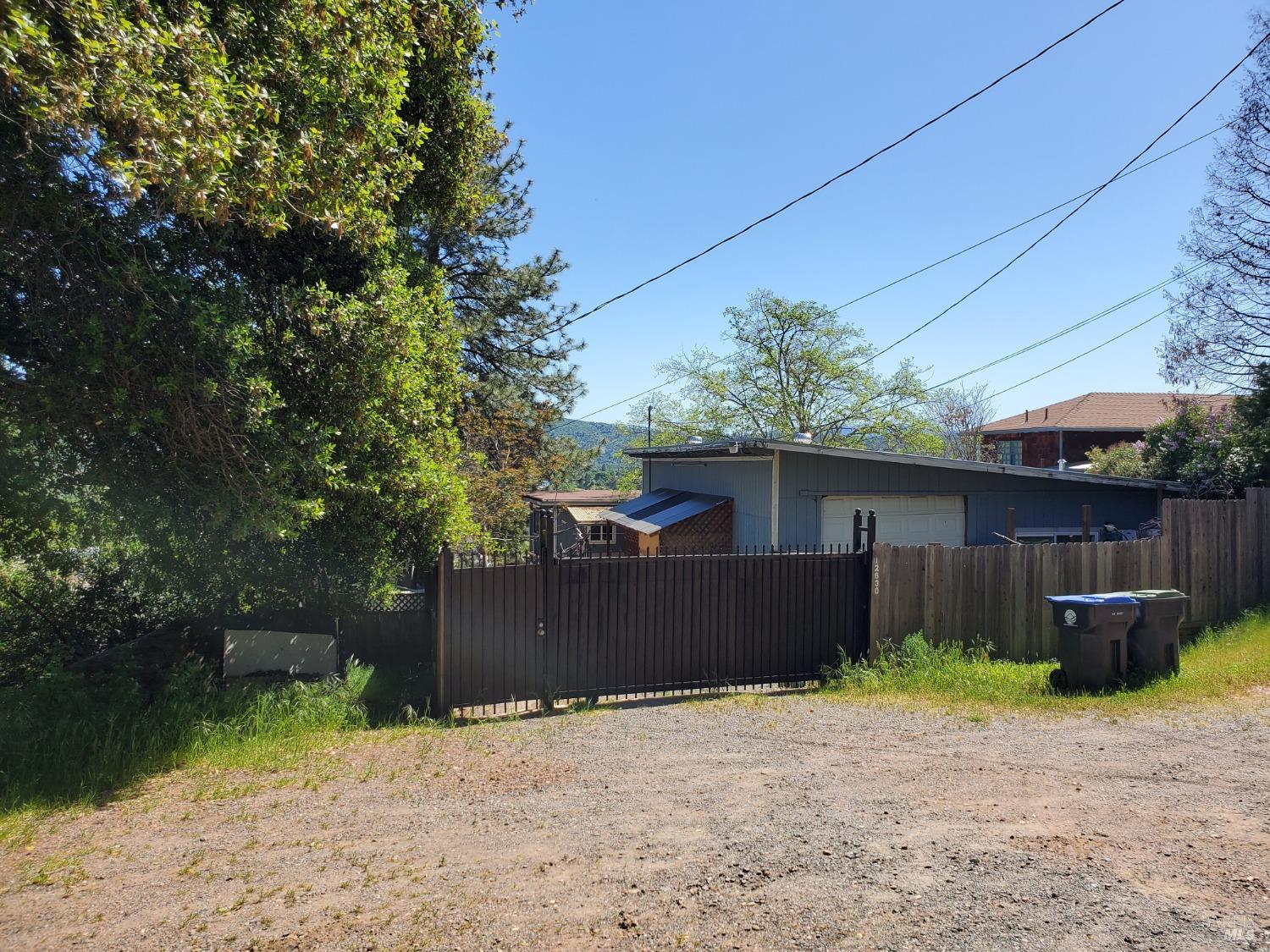 12830 Lakeview Drive