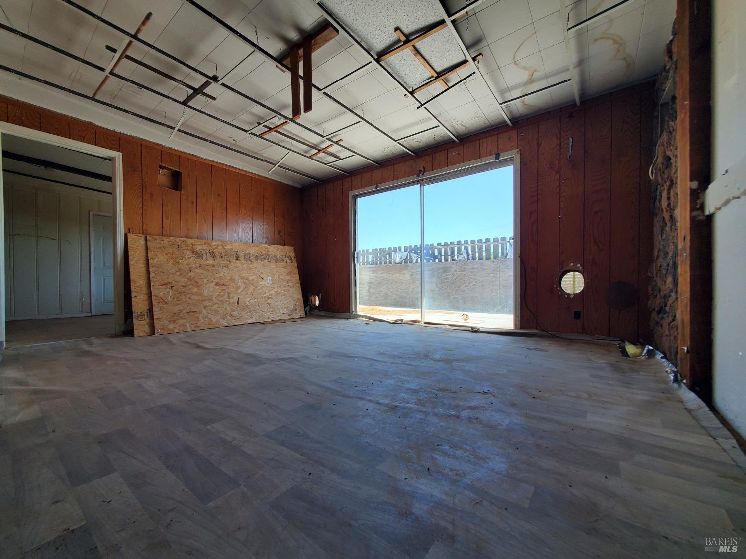 12830 Lakeview Drive