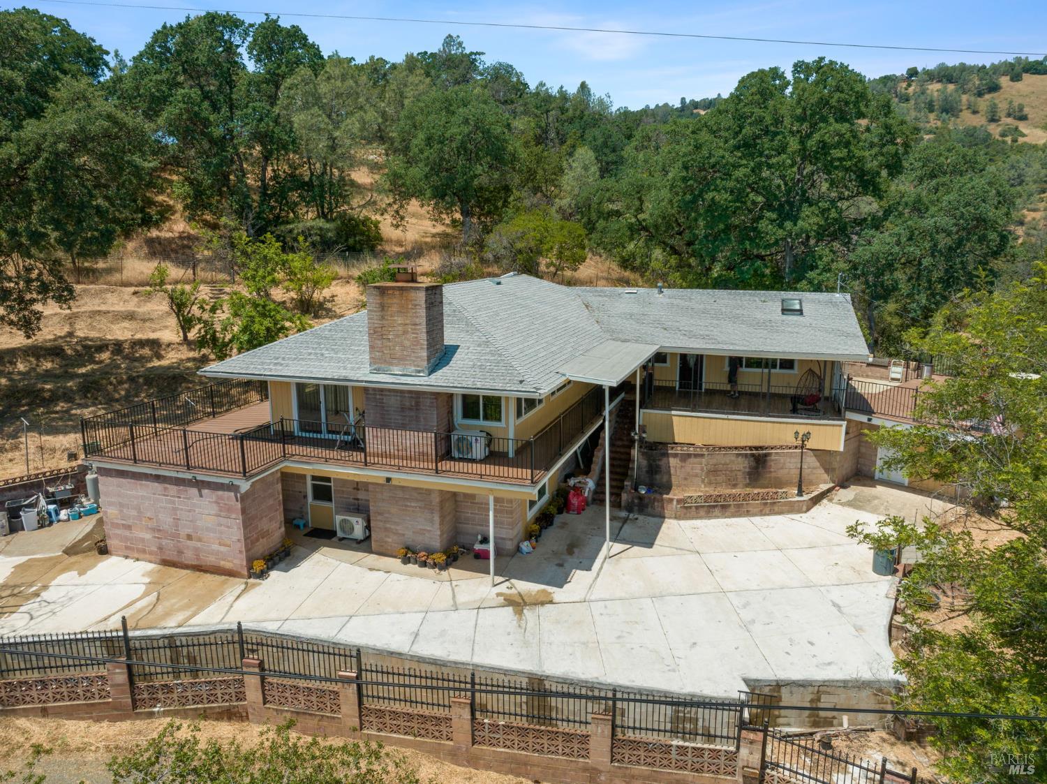 12330 Lakeview Drive