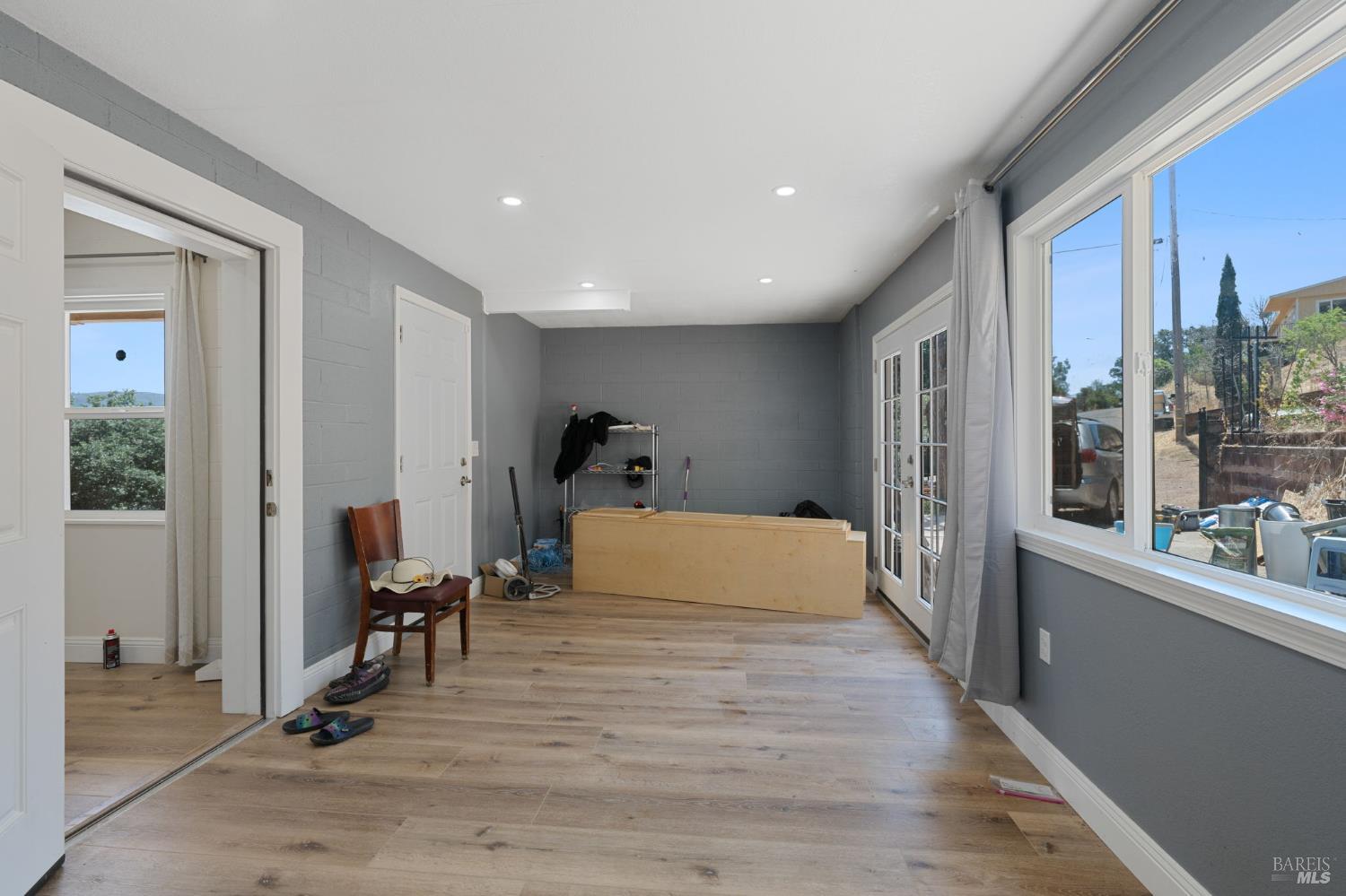 12330 Lakeview Drive