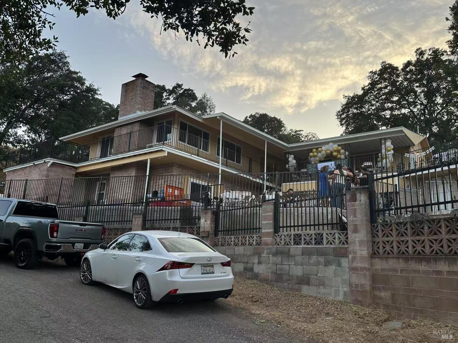 12330 Lakeview Drive