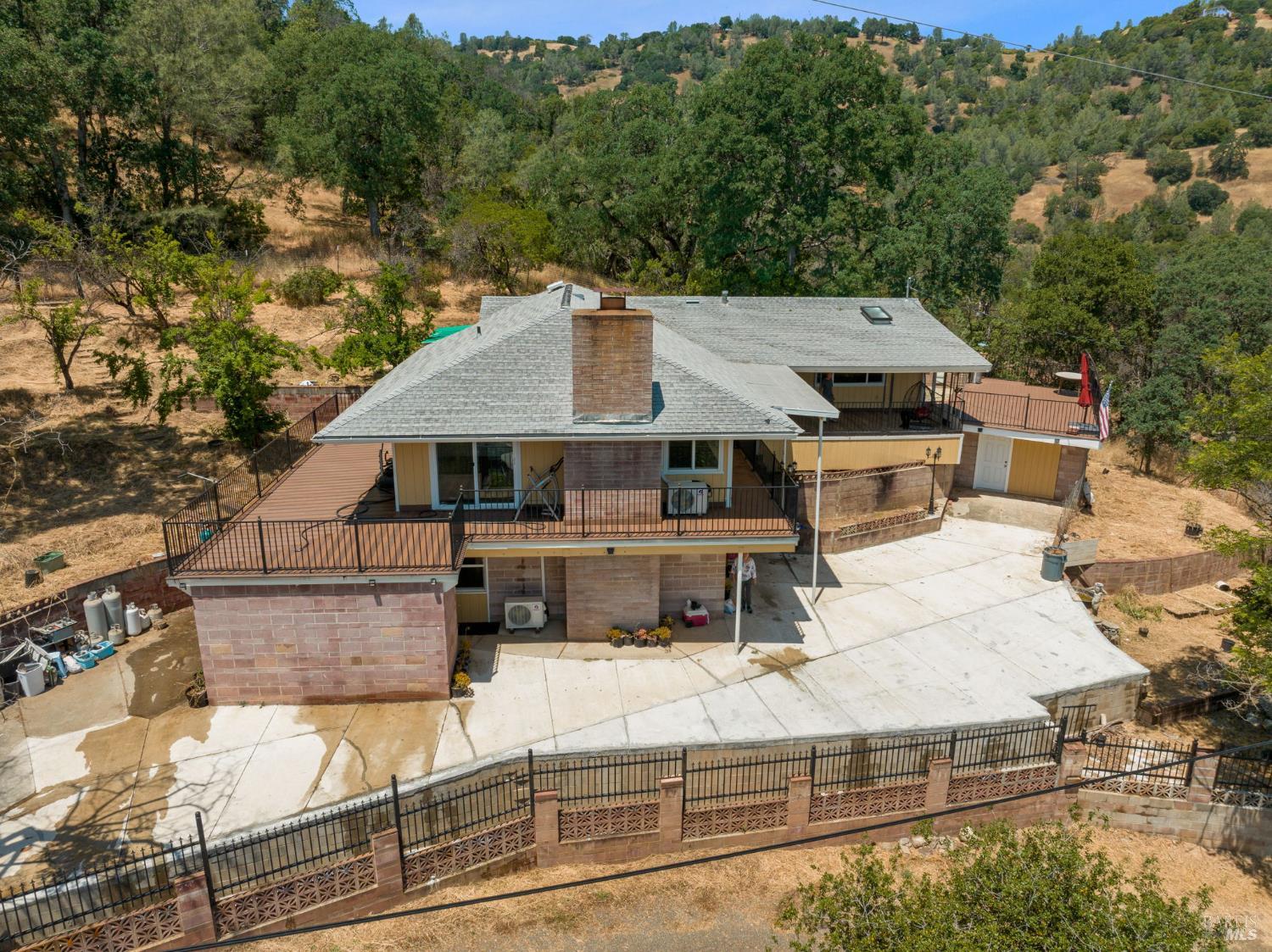 12330 Lakeview Drive