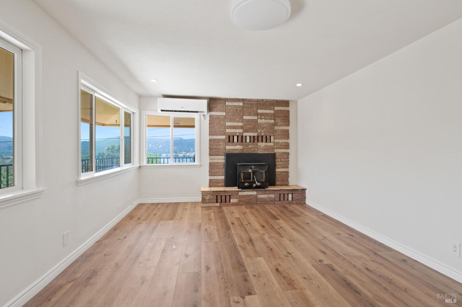 12330 Lakeview Drive