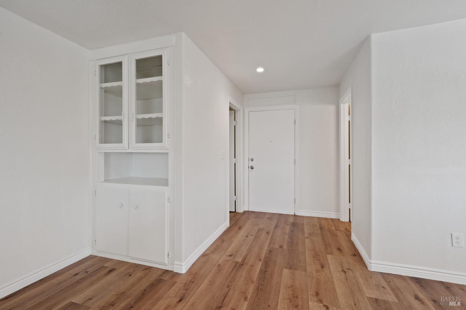 12330 Lakeview Drive