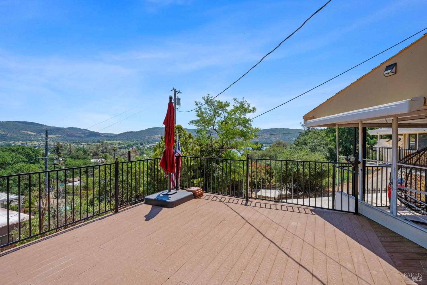 12330 Lakeview Drive