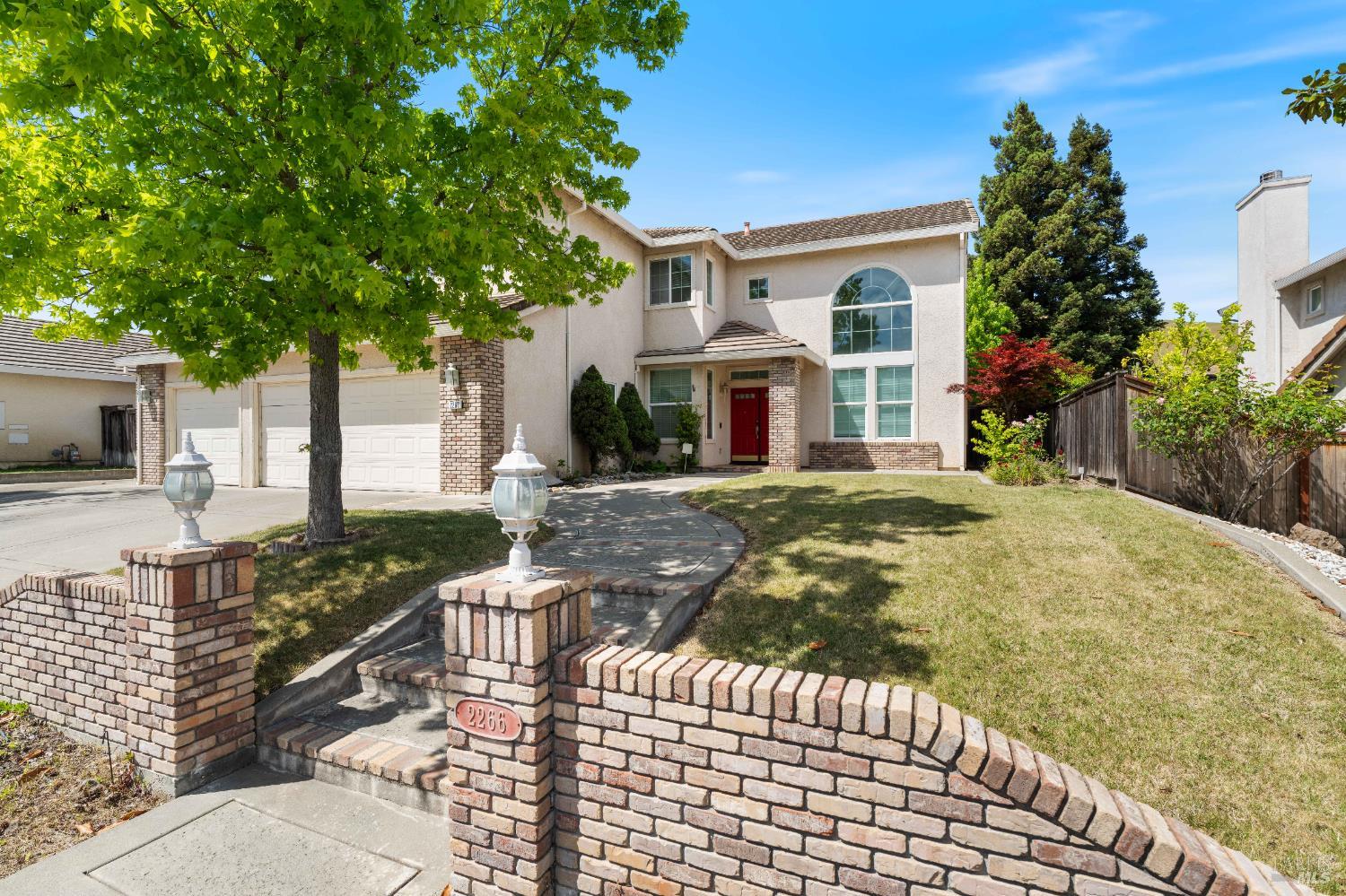 2266 Palmer Circle