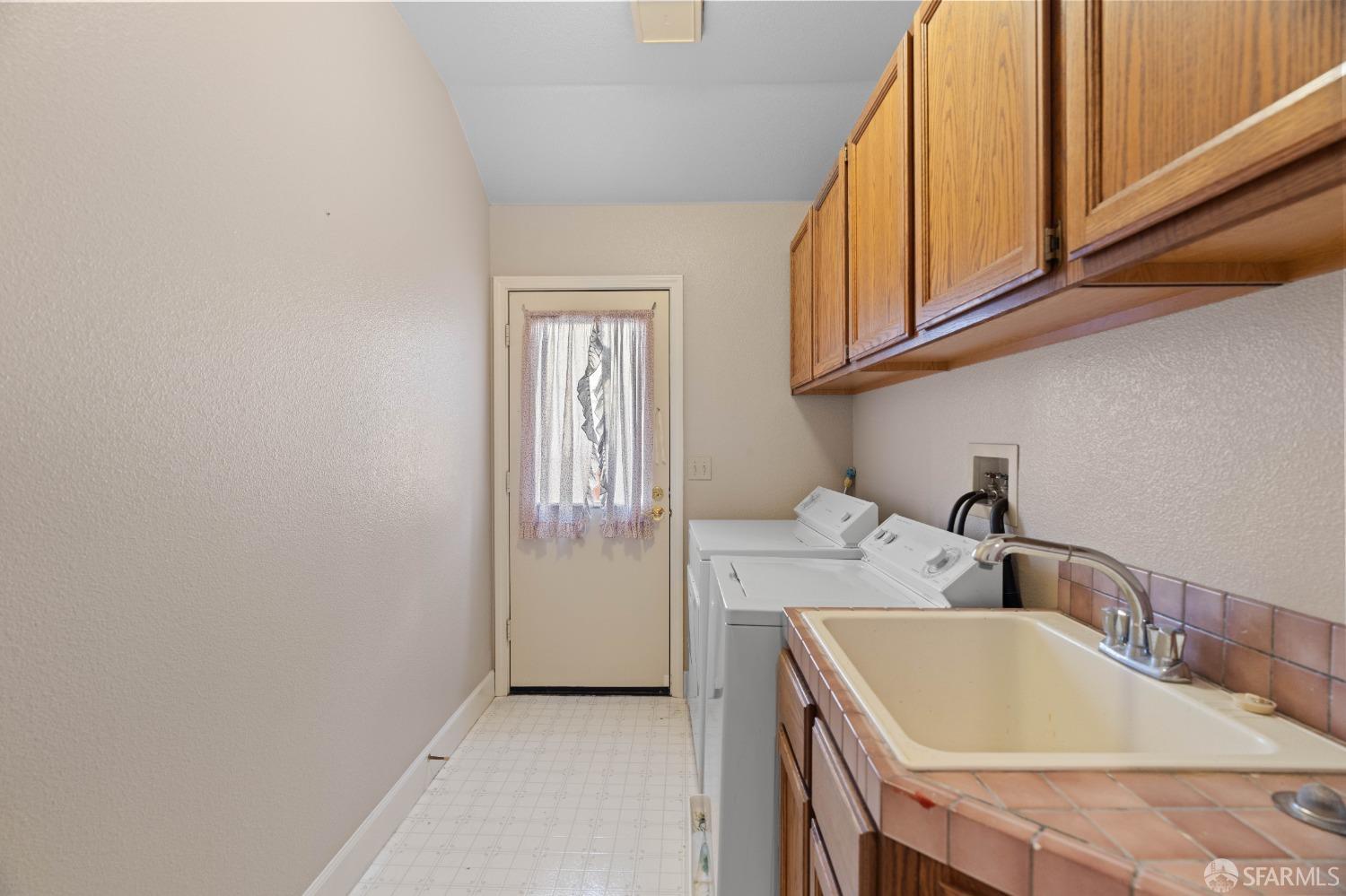 17 Lakewood Circle