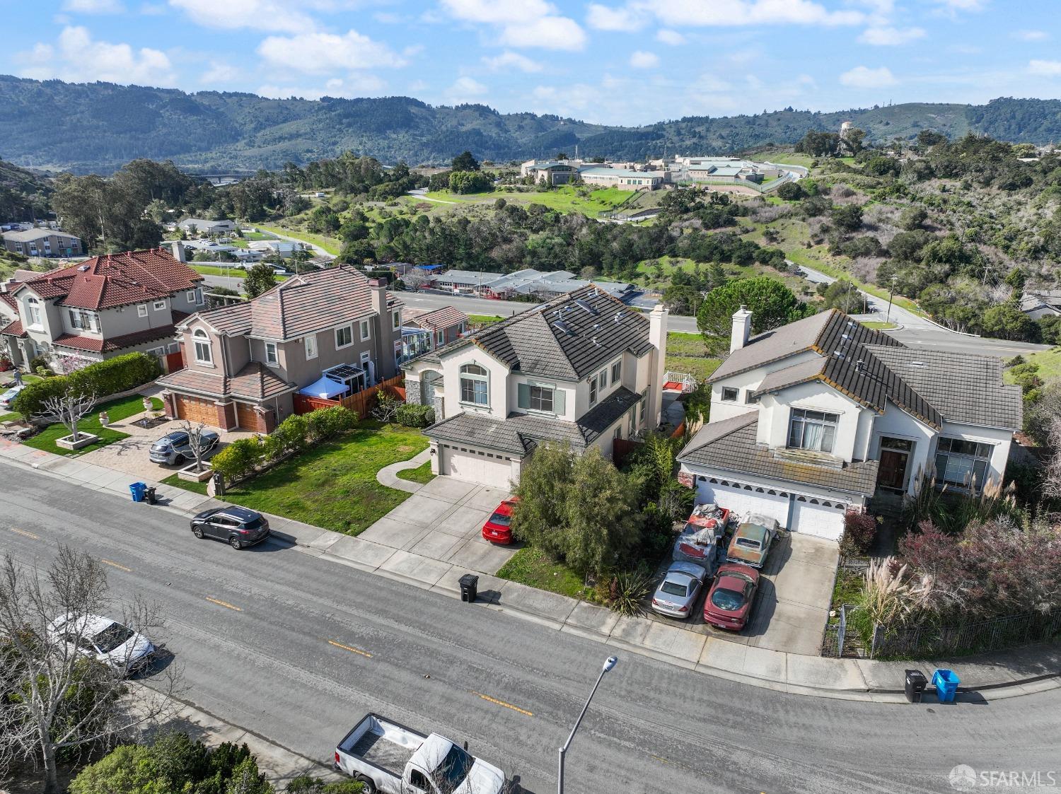 17 Lakewood Circle