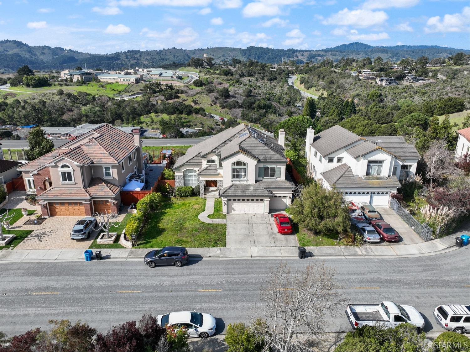 17 Lakewood Circle