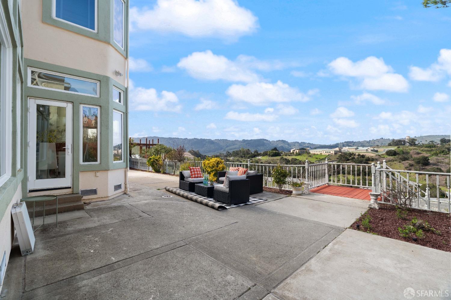 17 Lakewood Circle