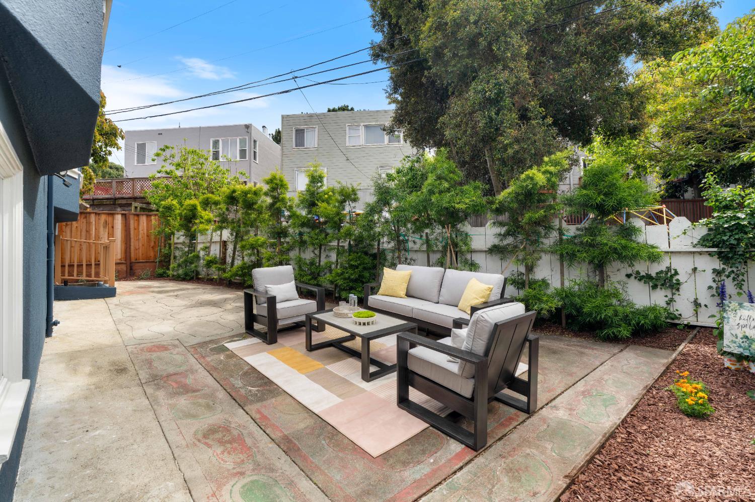 266 S Hill Boulevard