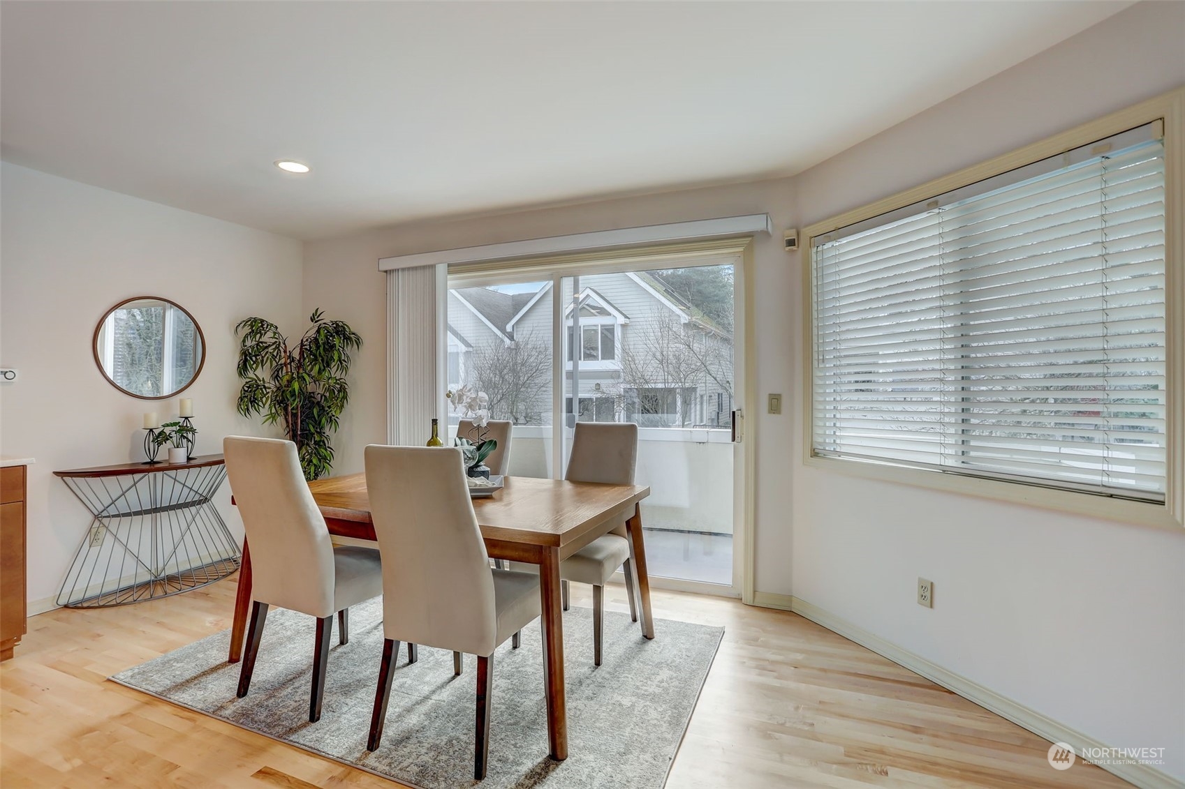 7323 Old Redmond Road Unit: 15