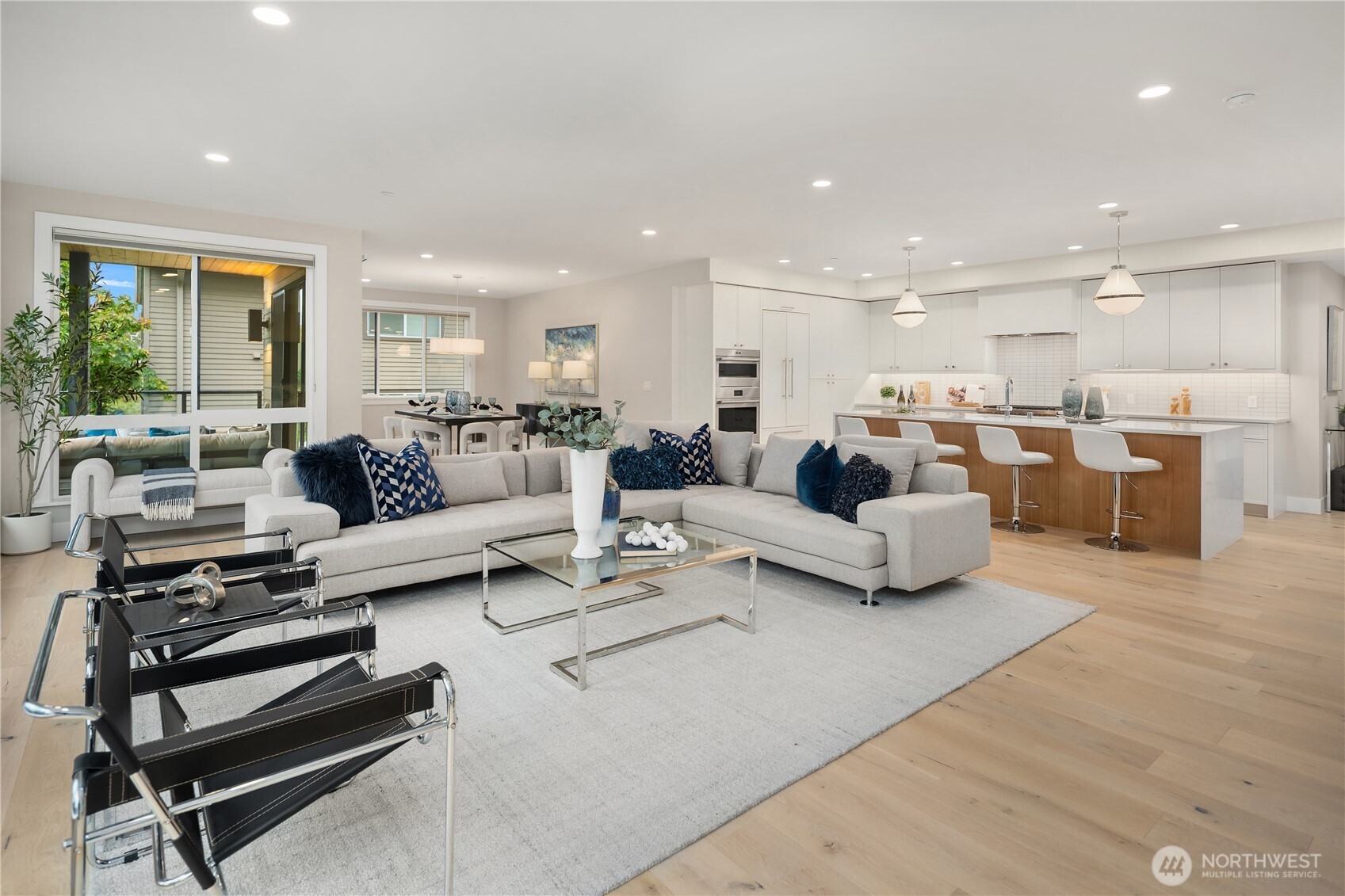 317 5th Avenue Unit: 103