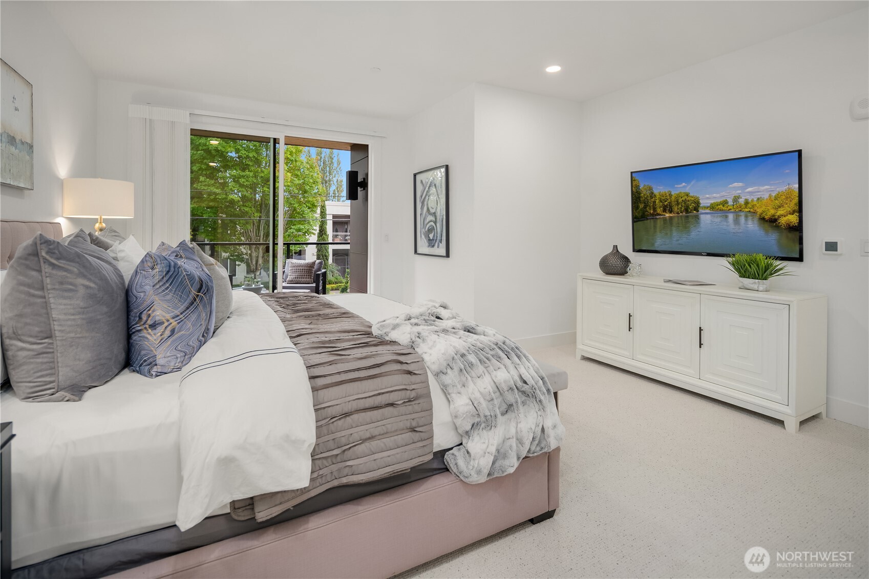 317 5th Avenue Unit: 103