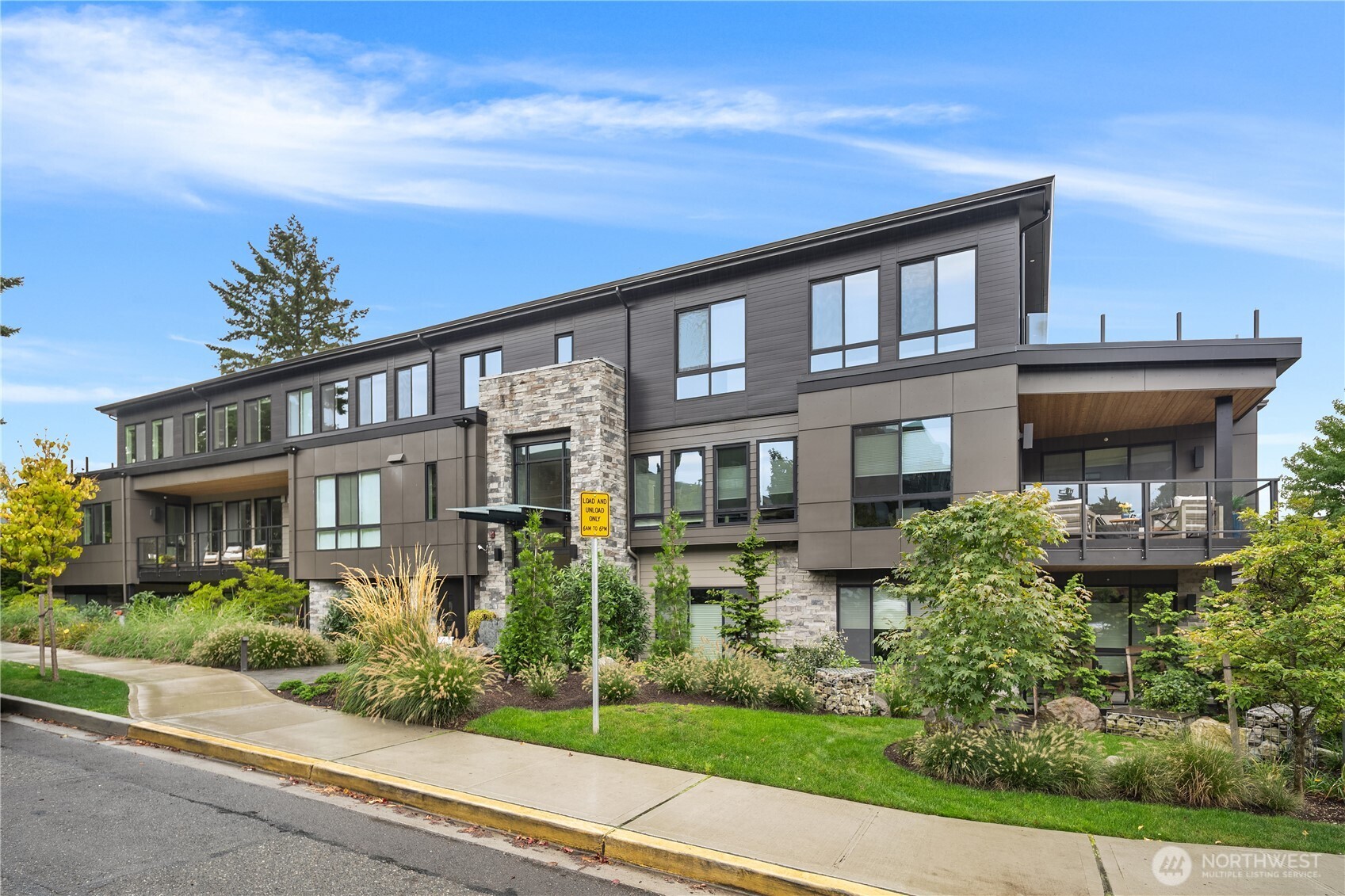 317 5th Avenue Unit: 103