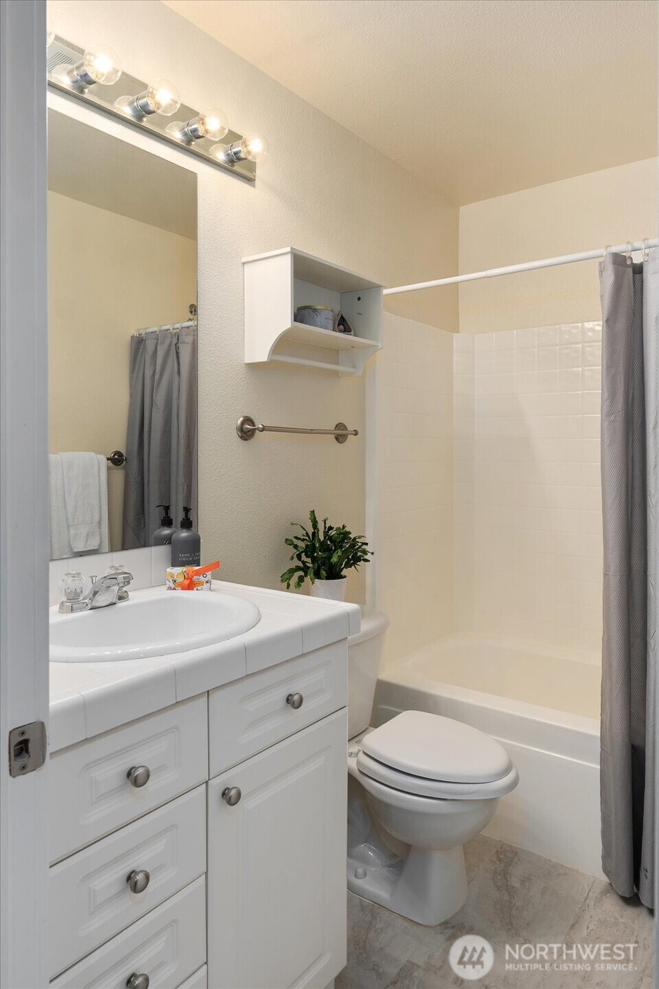 6816 NE 153rd Place Unit: F