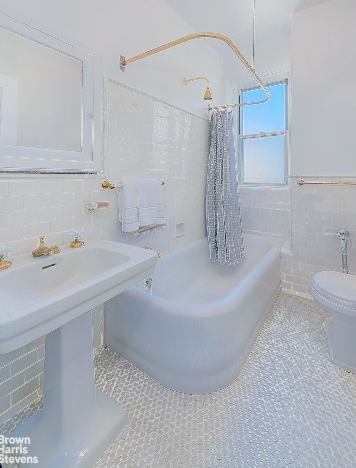 370 RIVERSIDE Drive 15C